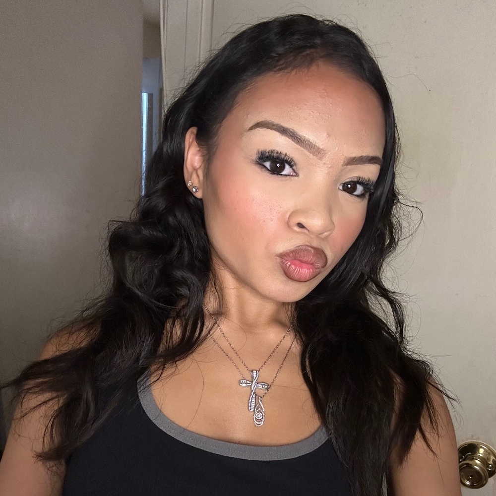 Meet your Posher, Anjelica